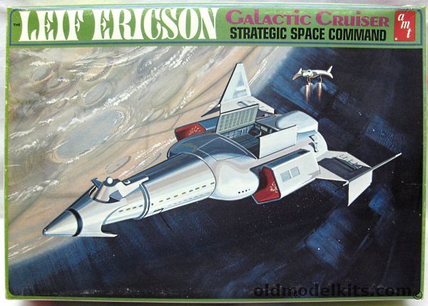 AMT Leif Ericson Galactic Cruiser - Strategic Space Command  Light Up Issue, S954-250 plastic model kit